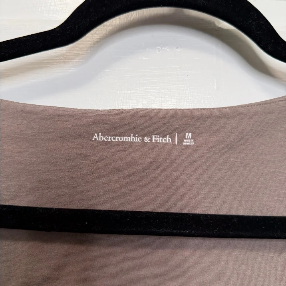 Abercrombie & Fitch Taupe Square Neck‎ Long Sleeve Bodysuit Size Medium